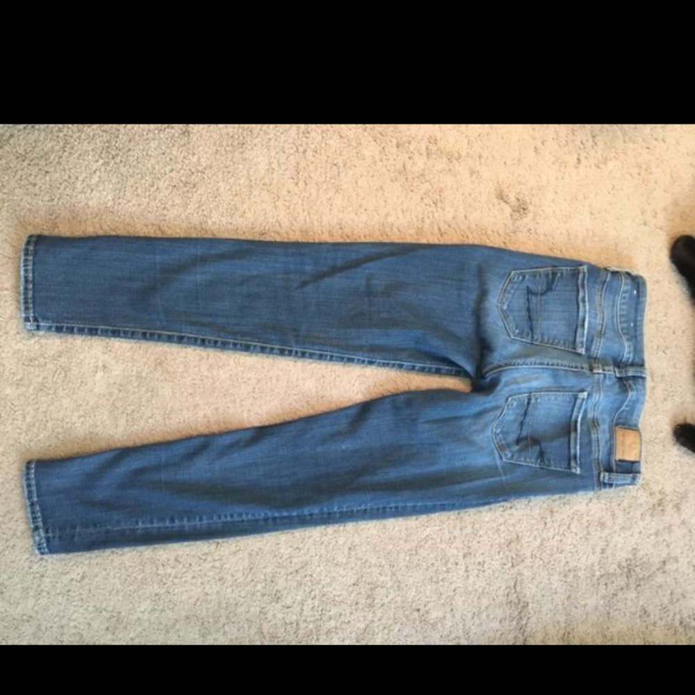 Lightly used womens American eagle skinny jeans